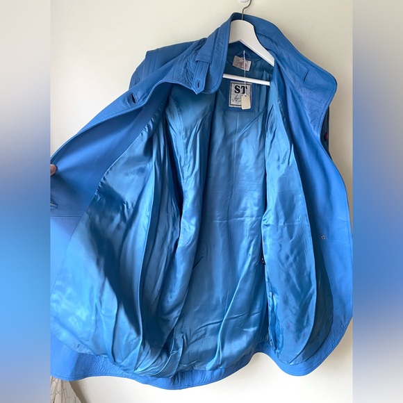Vintage periwinkle blue leather batwing jacket - Picture 11 of 16